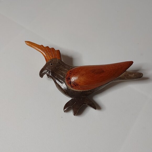 Very Cool Wooden Bird Brooch - Picture 1 of 9